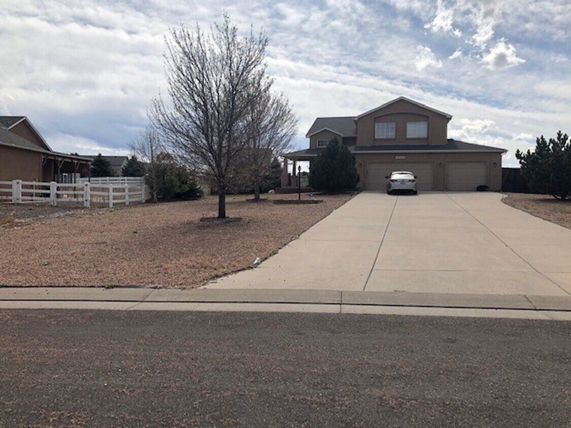 5 br, 3.5 bath House 11154 Palmers Green... House for Rent in