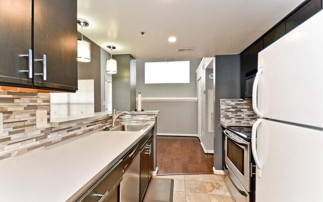 Foto del edificio - 15645 Easthaven Ct