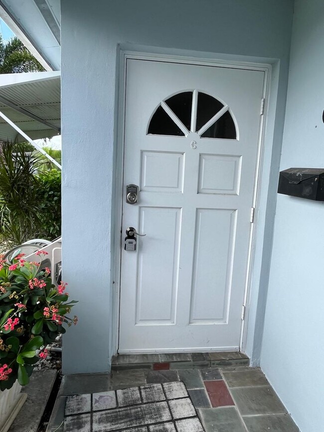 Building Photo - 1 bedroom 1 bath Villa in Delray Beach -55...