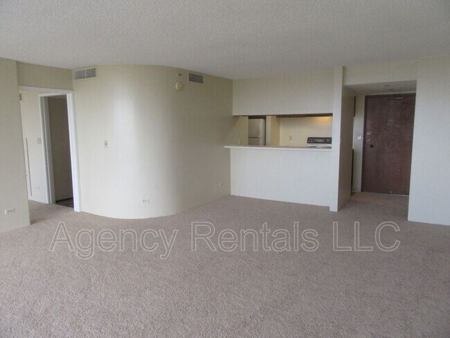 Building Photo - 581 Kamoku St