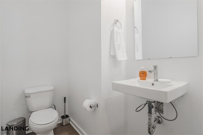 Foto del edificio - 515 Corso Ln