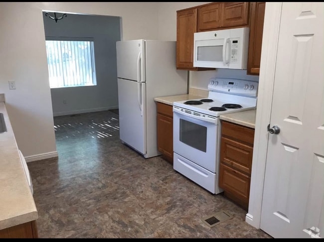 Building Photo - 684 N 1060 E