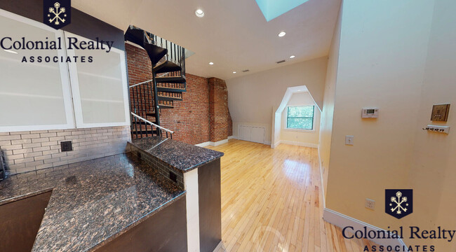 Building Photo - 1205 Beacon St