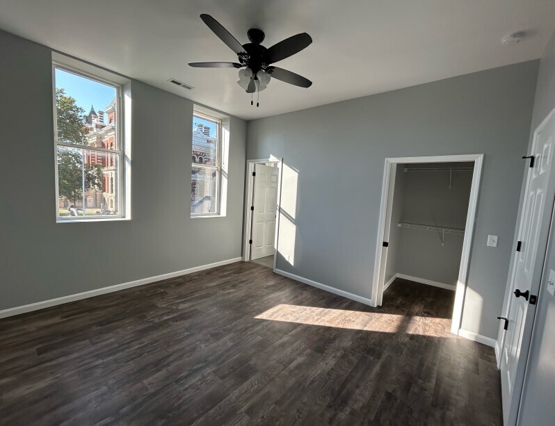 Foto principal - 108 N Main St