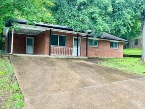 Building Photo - 302 Lakewood Dr