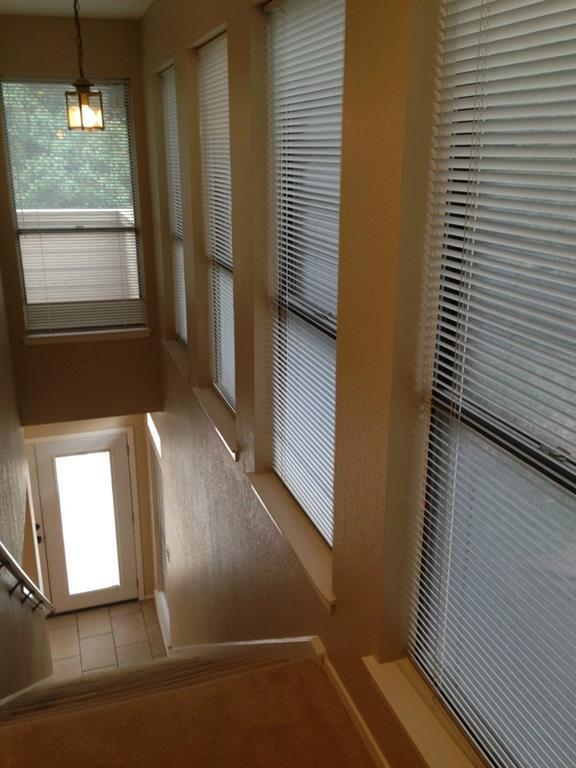 Building Photo - 8322 Greenslope Dr