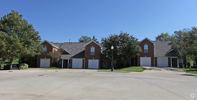 Foto del edificio - Luxar Garden Estates