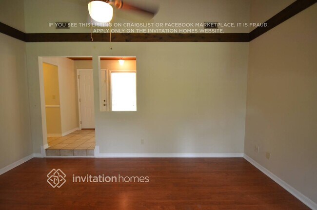 Foto del edificio - 985 Orangewood Rd