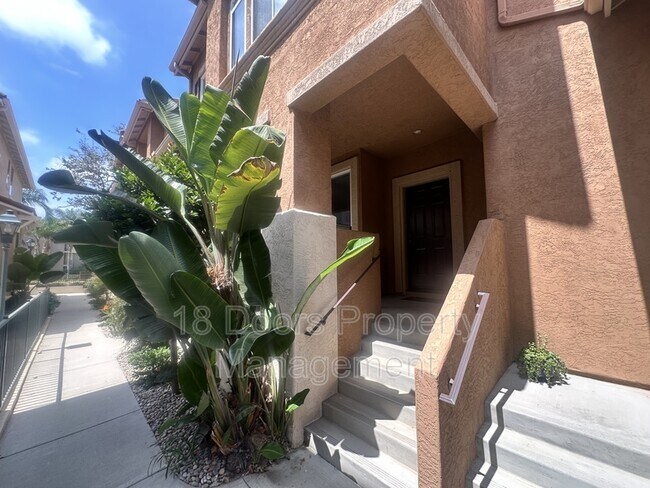 Building Photo - 926 Camino De La Reina