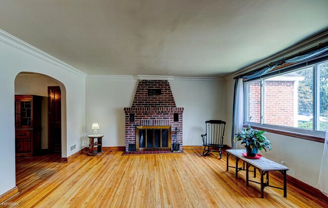 Building Photo - 3 br, 2 bath House - 4400 Buena Vista Ave