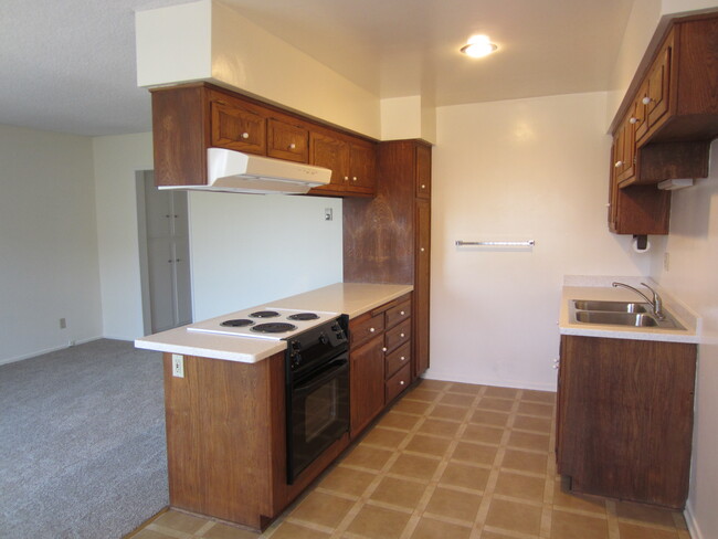 Building Photo - 3638 Del Amo Blvd