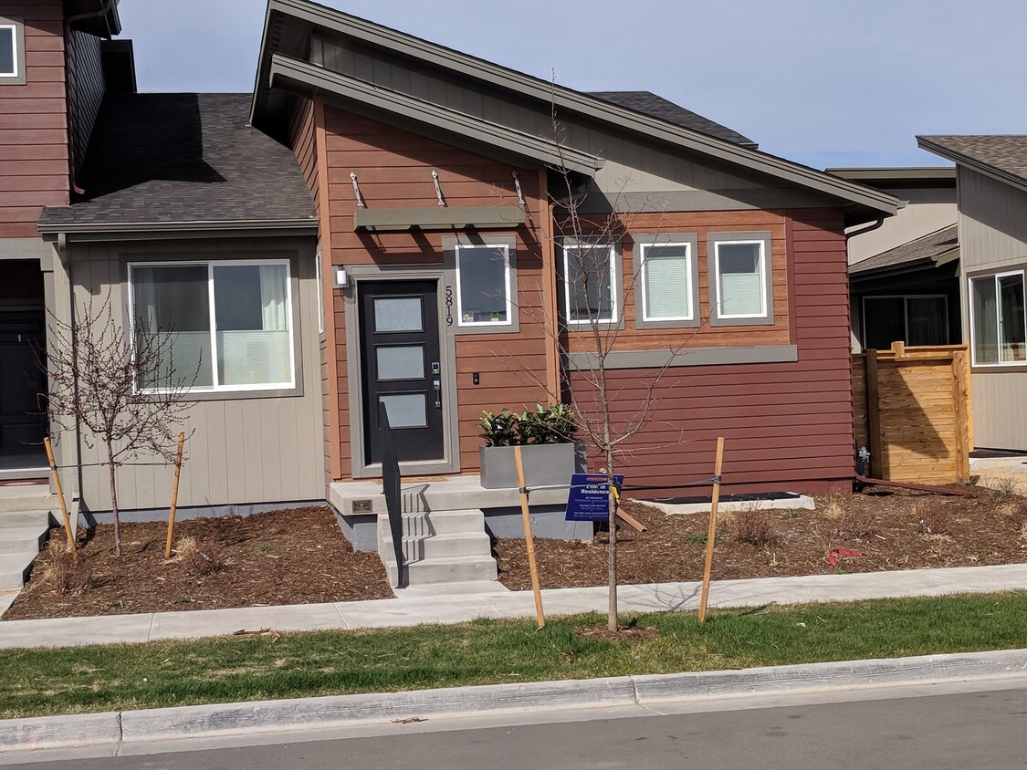 Foto principal - 5819 Beeler St