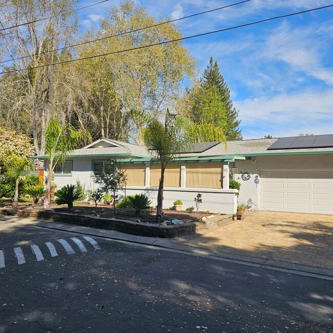 Building Photo - 28 Meadow Way