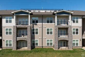 Building Photo - 10001 Oak Brg Cir