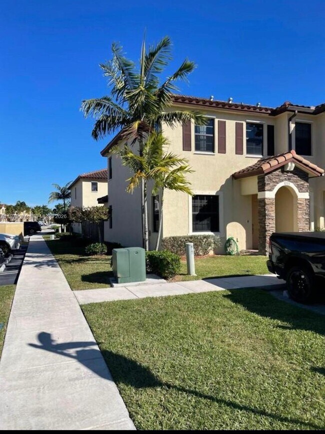 Foto del edificio - 3203 SE 6th St