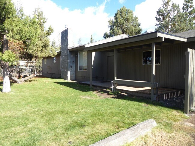 Foto del edificio - 63910 Old Bend Redmond Hwy