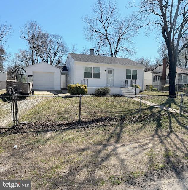 Building Photo - 925 Langley Rd