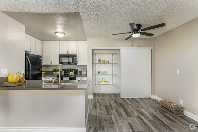 Cocina y comedor - The Springs Apartments