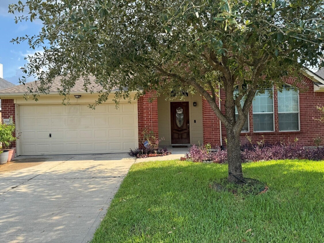 Foto principal - 9907 Rushing Springs Dr