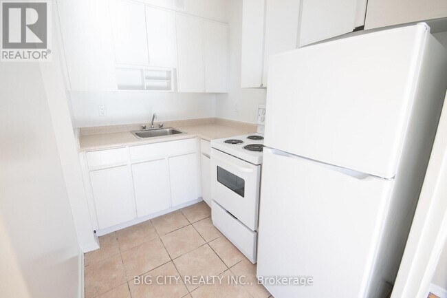 Building Photo - 50 Cambridge Ave