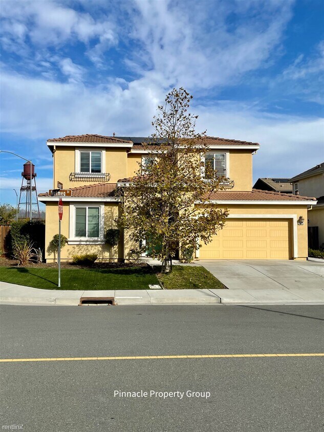 5 br, 4.5 bath House 18870 Nutmeg Drive House for Rent in