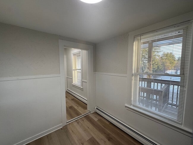 Building Photo - 16 Avon St