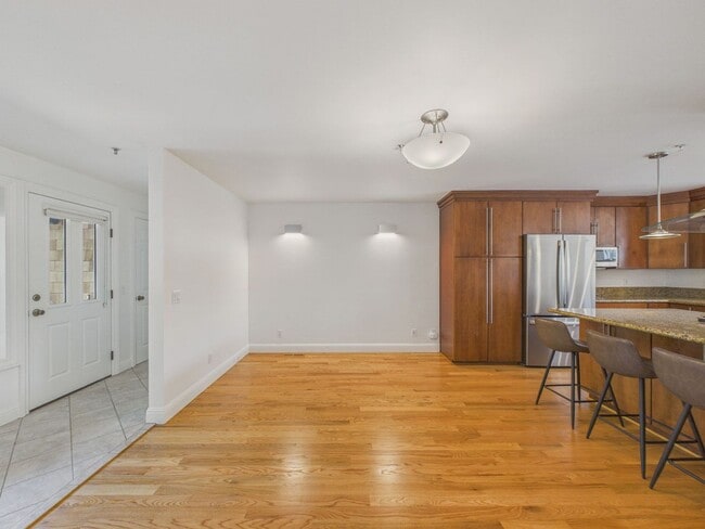 Building Photo - 853 De Haro St
