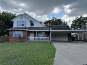 Building Photo - 2504 Tanglewood Ct