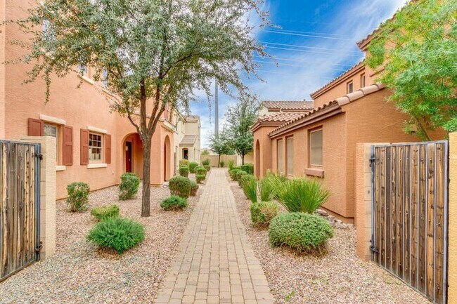 Building Photo - Fabulous 3-Bedroom, 2.5 Bathroom home!!