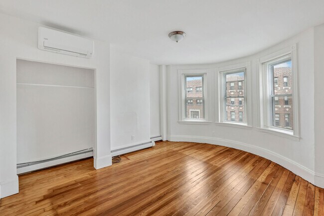 Foto del edificio - 866 Huntington Ave