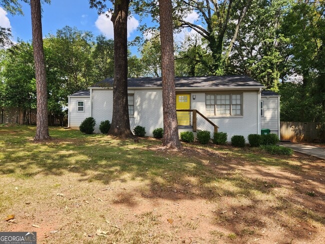 Building Photo - 2148 Clanton Terrace