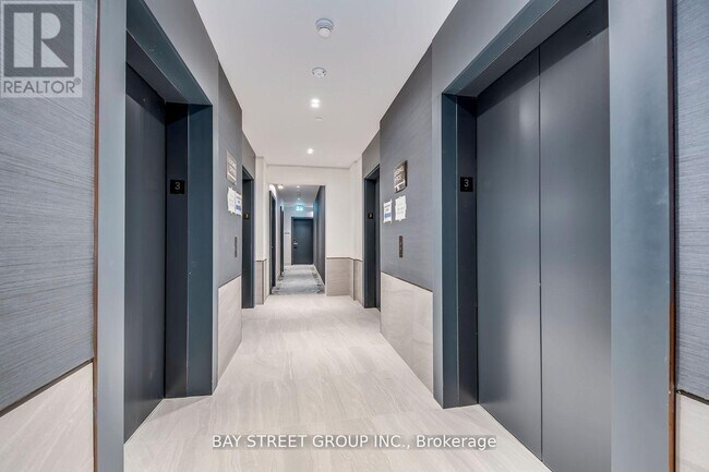 Photo du bâtiment - 65 Broadway Ave