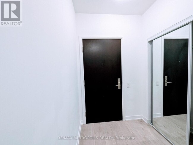 Building Photo - 8 Nahani Way
