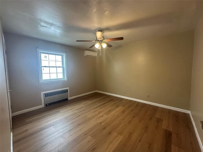 Foto del edificio - 542 E Meadow Ave