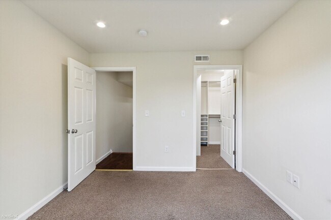 Foto del edificio - 5 br, 3 bath House - 1804 W MONTGOMERY AVE...