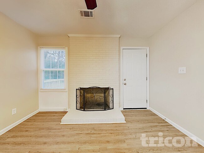 Foto del edificio - 9223 Shackleford Terrace