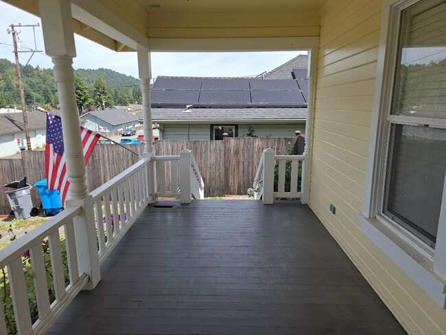 Building Photo - Beautifully remodeled 2BD/1BA Scotia home
