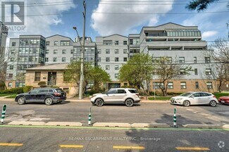Building Photo - 175-175 Hunter St E