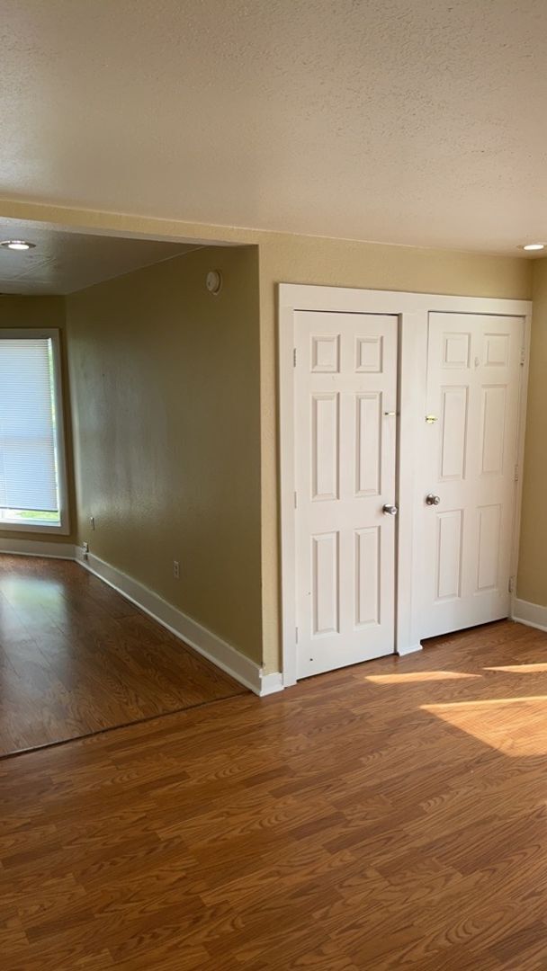 Building Photo - 1565 Jermain