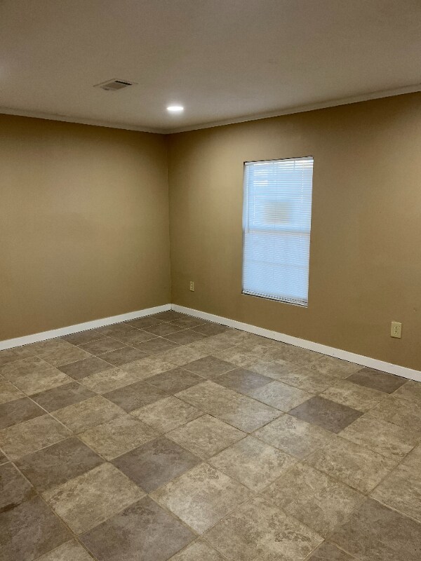 Foto del edificio - 3319 Beatrice Dr