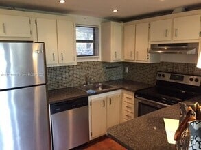 Building Photo - 8290 Lake Dr