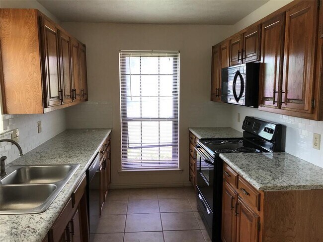 Foto del edificio - 1209 S College St