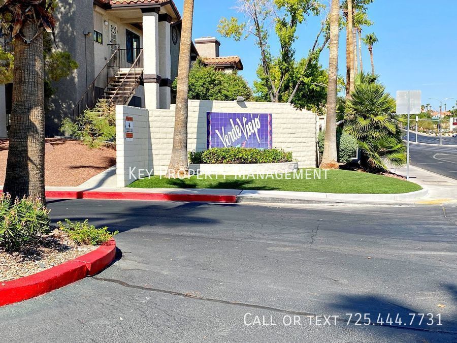 Foto principal - 2 BEDROOM UPSTAIRS CONDO IN GREEN VALLEY W...