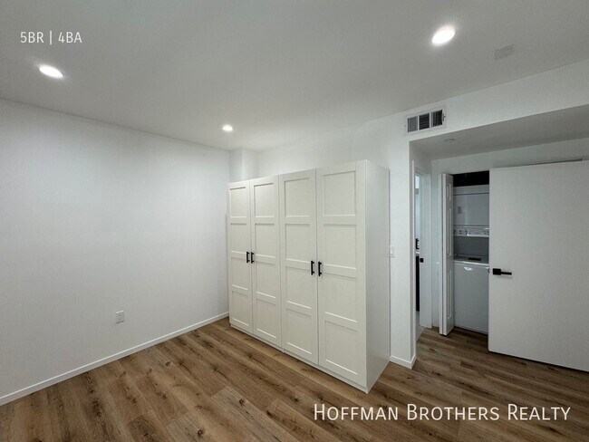 Building Photo - 658 Mariposa Ave