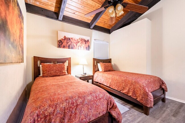 Foto del edificio - 2305 Trailside Dr