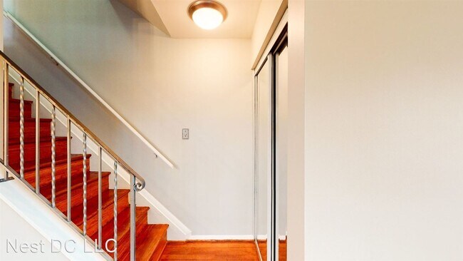 Foto del edificio - 3 br, 2 bath House - 5208 Banks Place NE