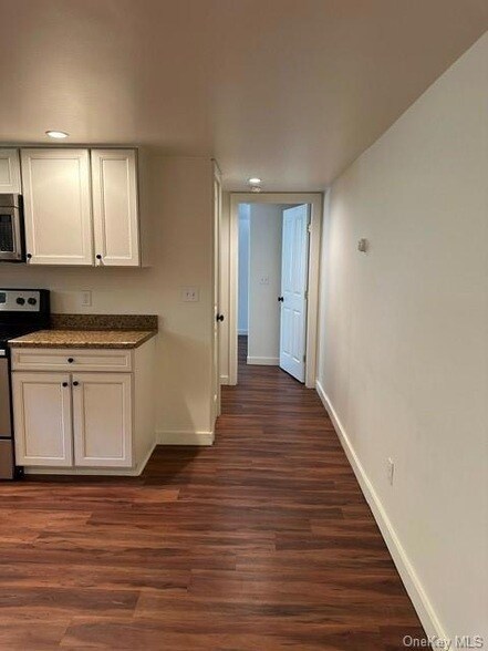 Building Photo - 50 Maple Ave