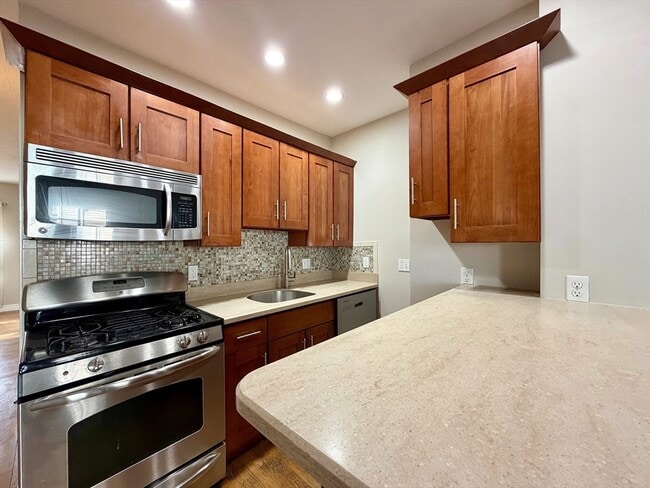 Foto del edificio - 512 E 3rd St