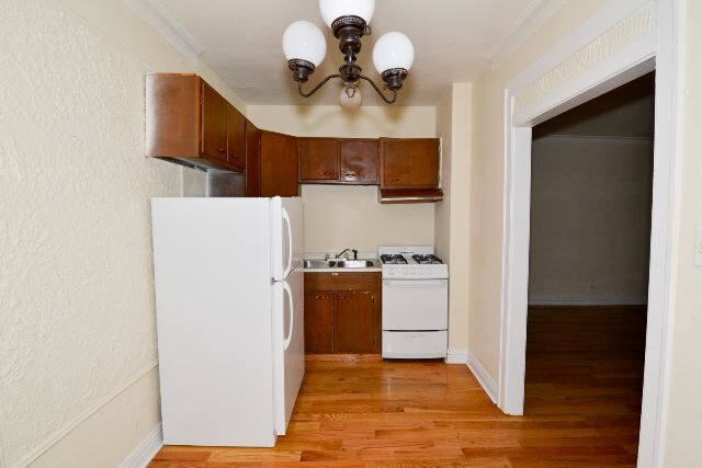 Building Photo - 1352 N Dearborn St