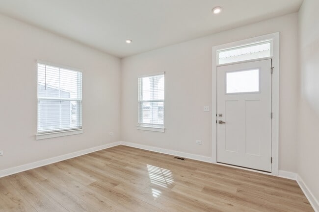 Building Photo - 1233 Neuway Ln